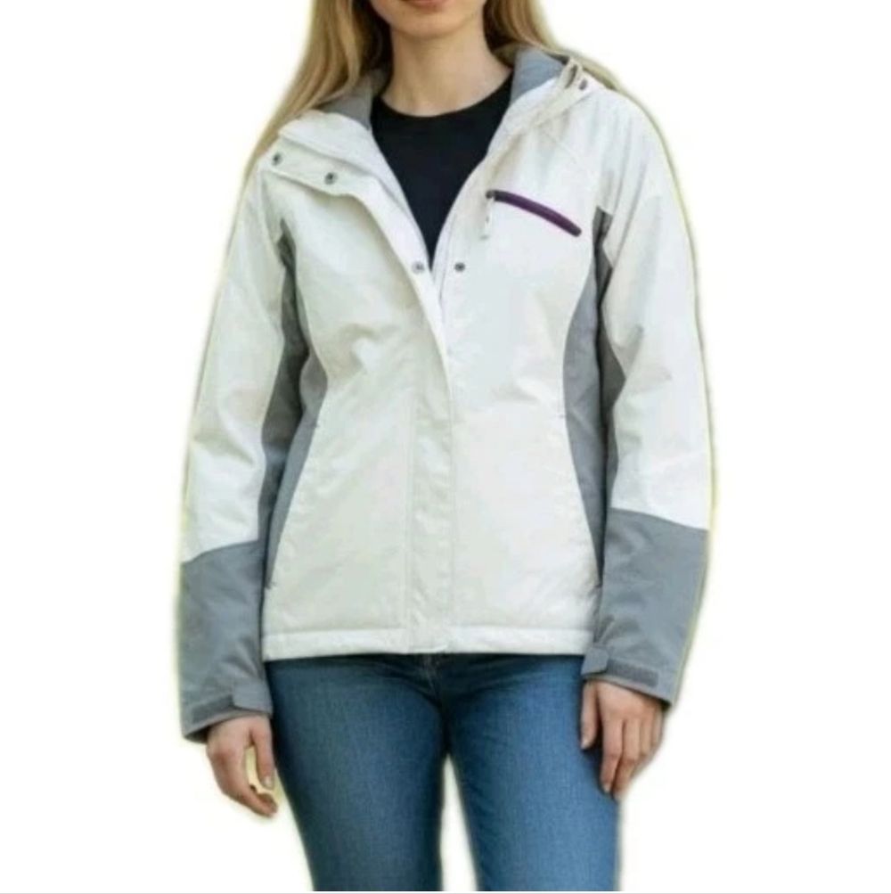 Free Tech Softshell White & Gray Jacket Size Medium Soft Shell Stretch